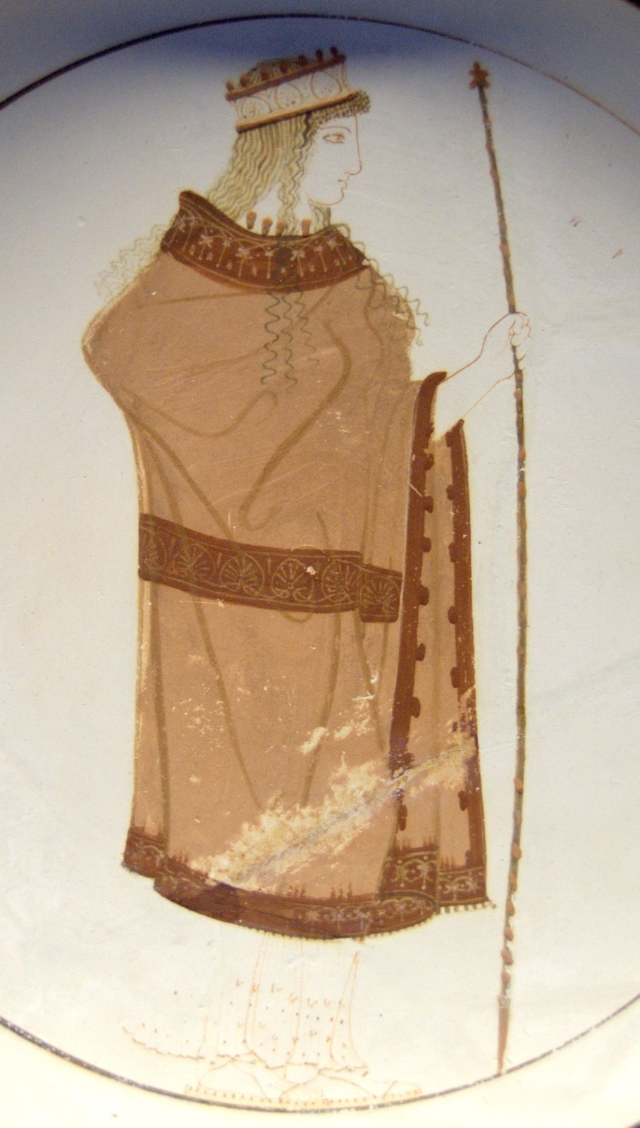 Athenian white-ground cup, about 470 BC, painted by the Sabouroff Painter. Hera, named in the painted inscription, wears a queen's crown and holds a tall scepter.